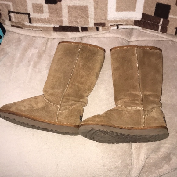 Ugg Australia Tan boots size 8 damaged 💗 - Picture 3 of 10